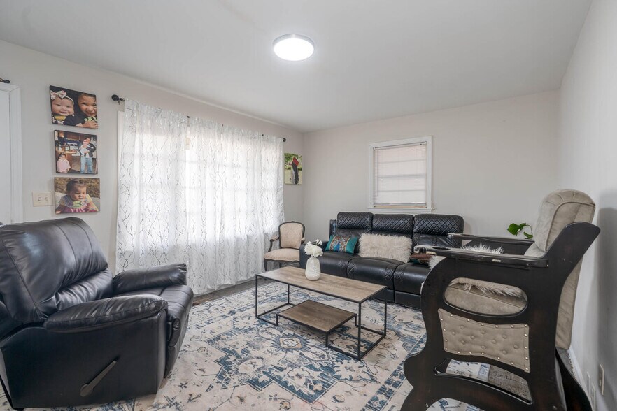 More Photos Of 3865 Story Dr SW, Marietta Medical For Sale