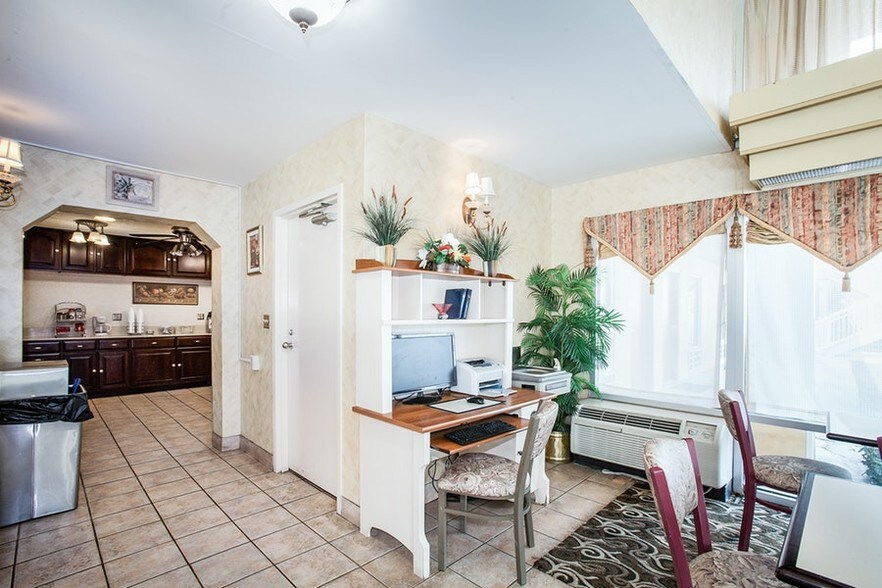 More Photos Of 337 Devereaux Dr, Natchez Hotel For Sale