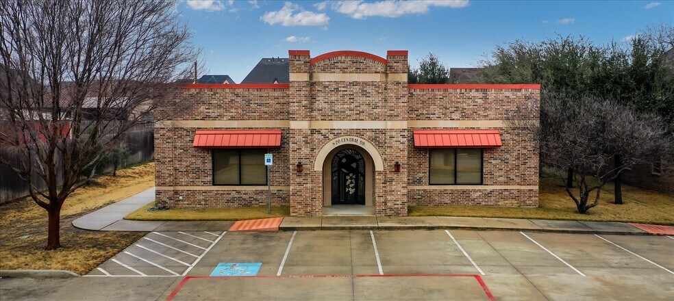 More Photos Of 820 Central Dr, Colleyville Office For Sale