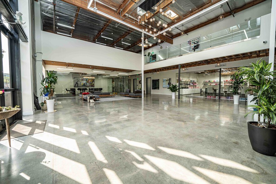 More Photos Of 2001 Saturn St, Monterey Park Light Distribution For Sale