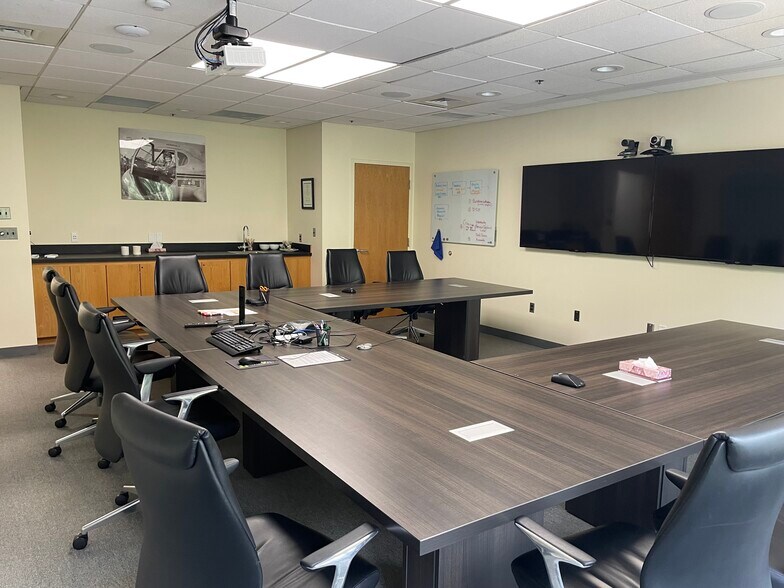 More Photos Of 23 Rainin Rd, Woburn Distribution For Lease