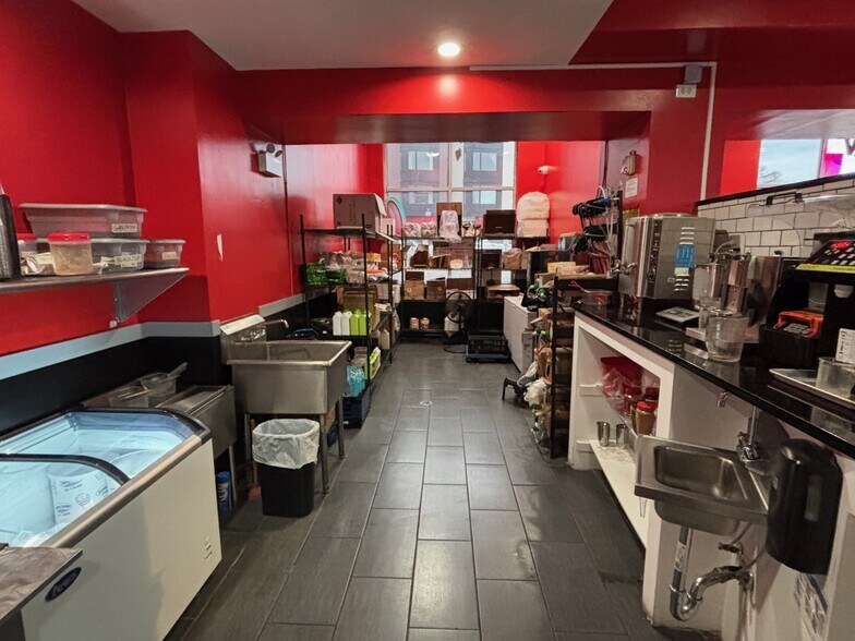 More Photos Of 1811-1819 W North Ave, Chicago Office For Lease