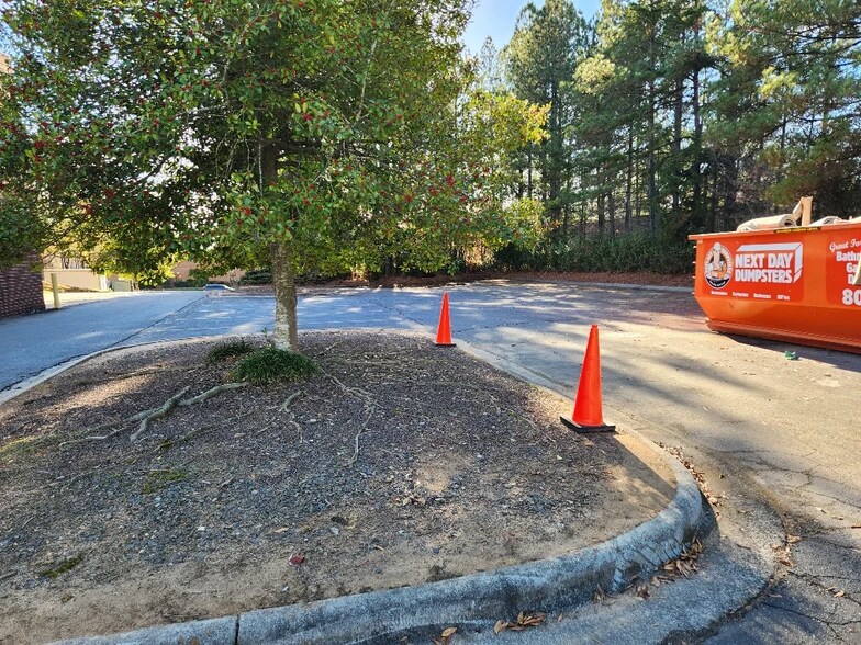 More Photos Of 750 Imperial Ct, Charlotte Distribution For Sale