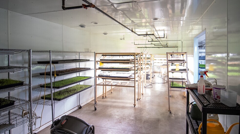 More Photos Of 514 E 9th St, Zumbrota Industrial For Lease