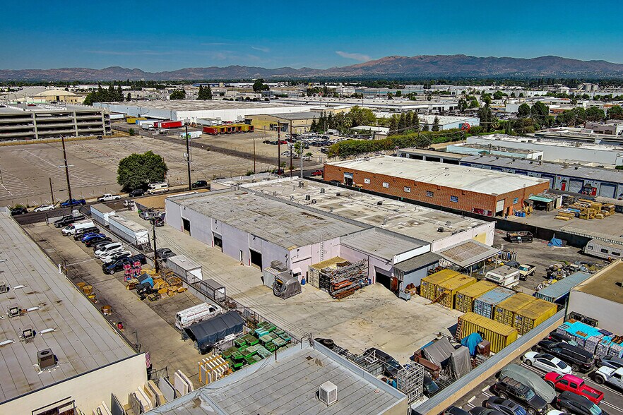 More Photos Of 7650 Gloria Ave, Van Nuys Warehouse For Sale