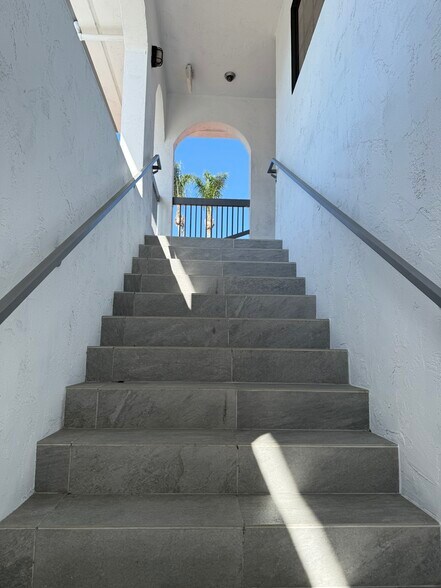 More Photos Of 8911 La Mesa Blvd, La Mesa Medical For Lease