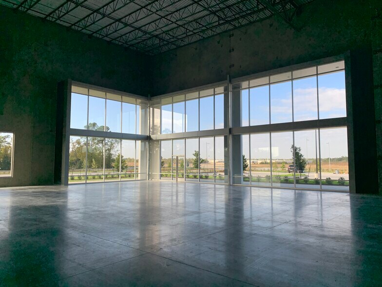 More Photos Of 10100 W Lake Houston Pky, Houston Distribution For Lease