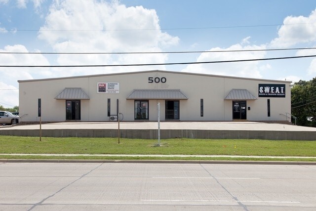 More Photos Of 500 S Belt Line Rd, Irving Warehouse For Lease
