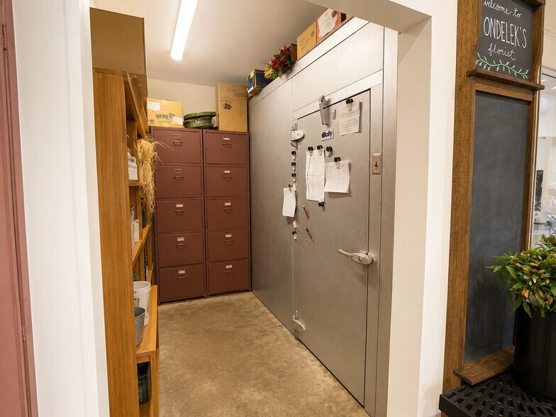 More Photos Of 202 Main St, Hellertown General Retail For Lease