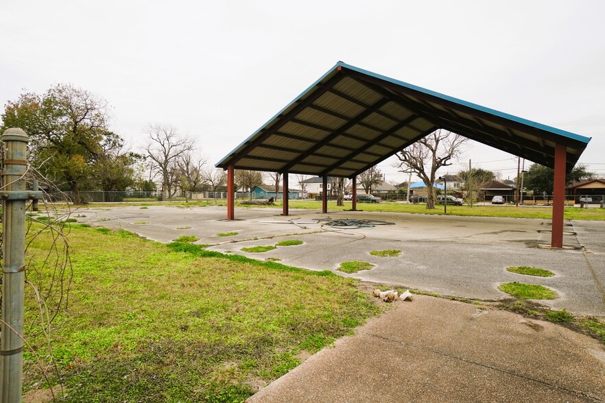 More Photos Of 5909 England St, Houston Schools For Sale