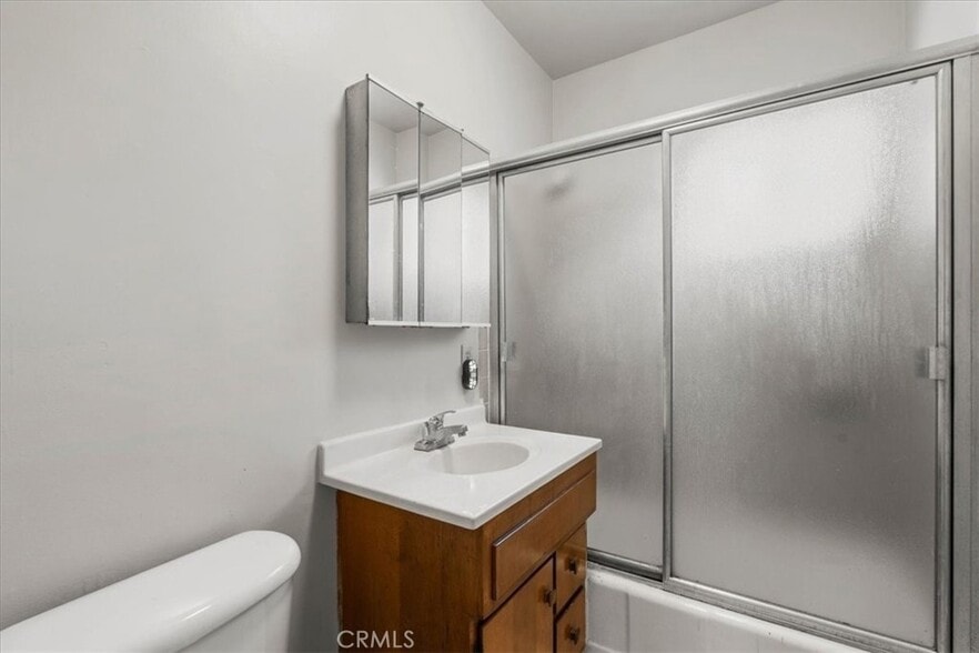 More Photos Of 1901 Hauser Blvd, Los Angeles Apartments For Sale