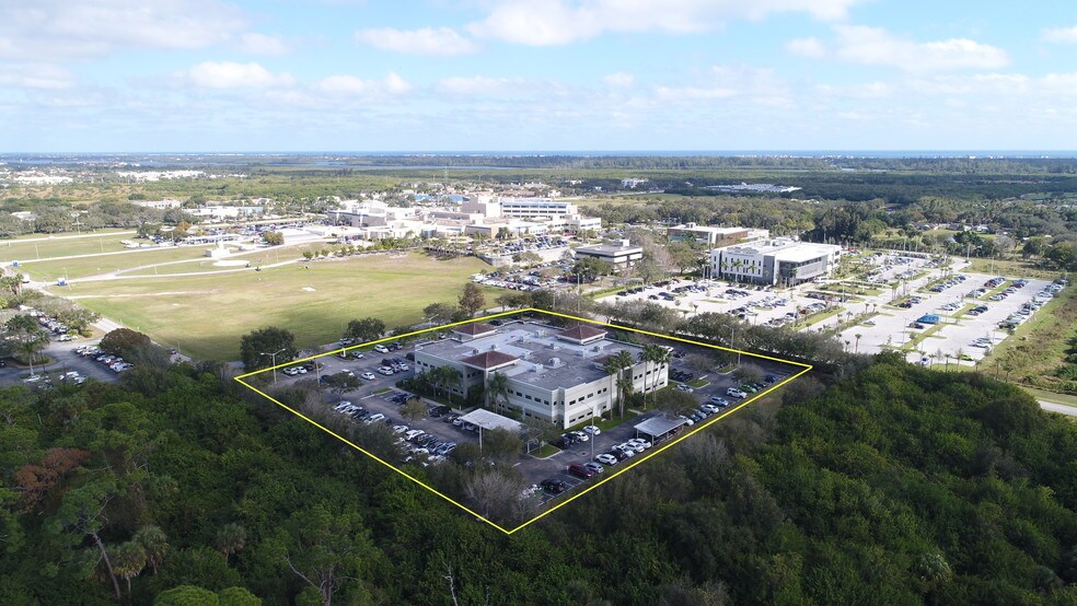 More Photos Of 1155 35th Ln, Vero Beach Medical For Lease
