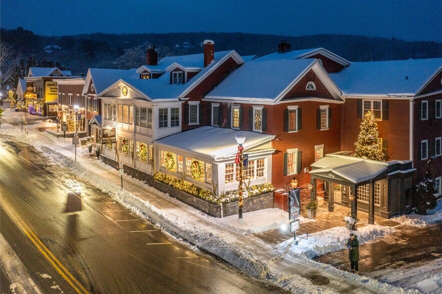 Primary Photo Of 18 Main St, Stowe Hotel For Sale