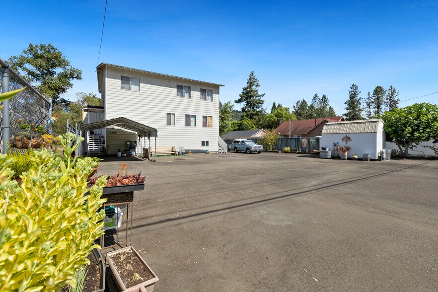Primary Photo Of 5565 NE Stephens St, Winchester Auto Repair For Sale