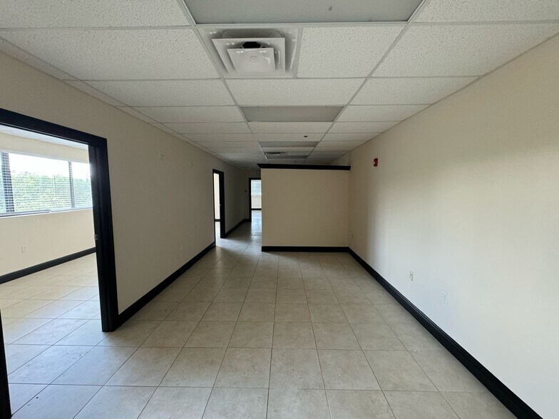 More Photos Of 1490 Sunshadow Dr, Casselberry Loft Creative Space For Lease