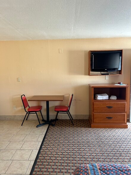 More Photos Of 3426 Fredericksburg Rd, San Antonio Hotel For Sale