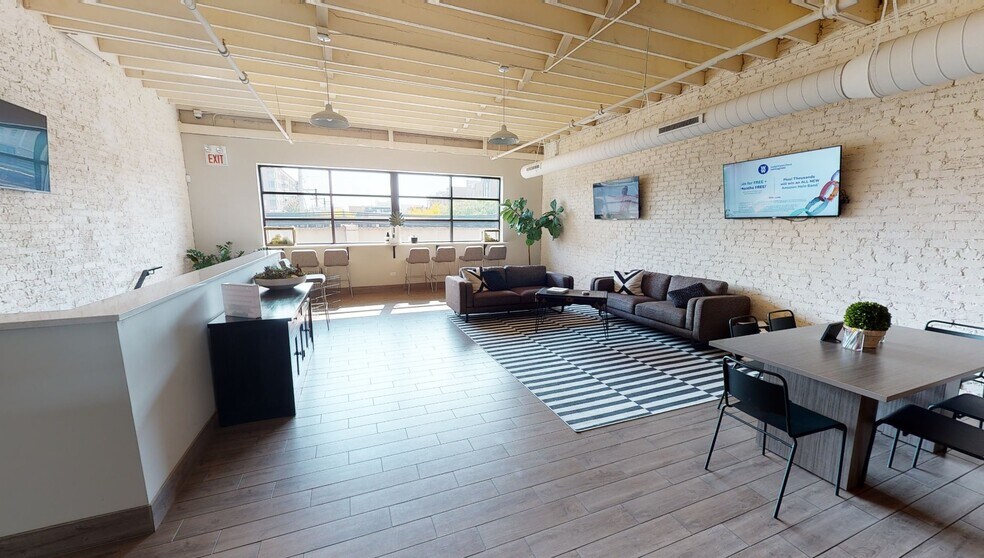 More Photos Of 1756 W Lake St, Chicago Warehouse For Lease