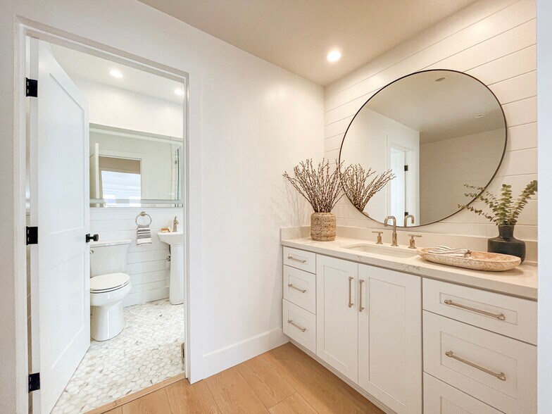 More Photos Of 527-529 Catalina, Laguna Beach Apartments For Sale