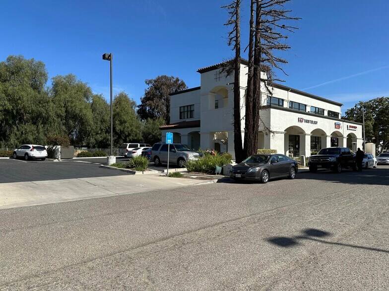 More Photos Of 175 McMurray Rd, Buellton General Retail For Lease