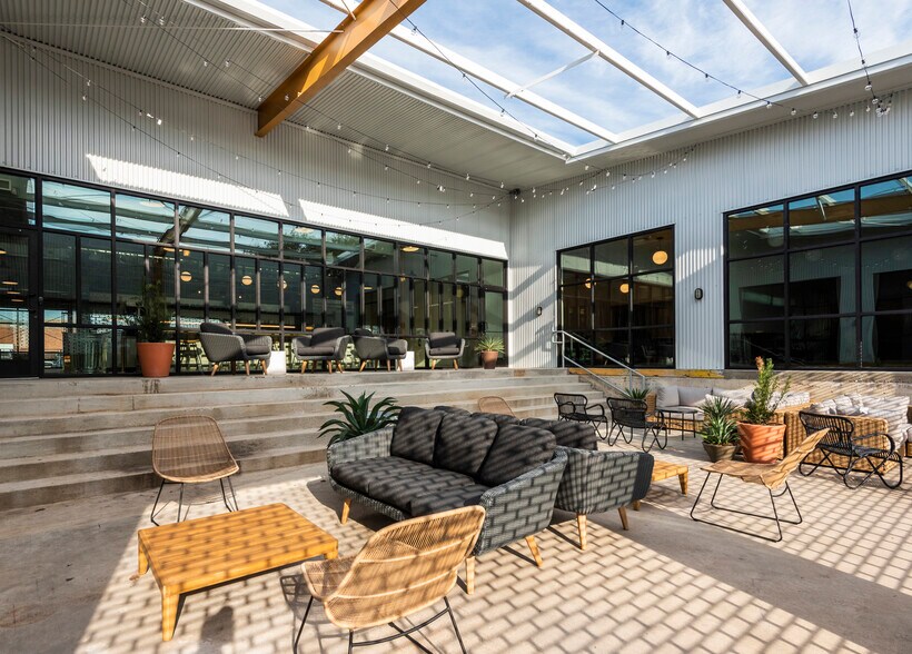 More Photos Of 2339 Commerce St, Houston Coworking Space