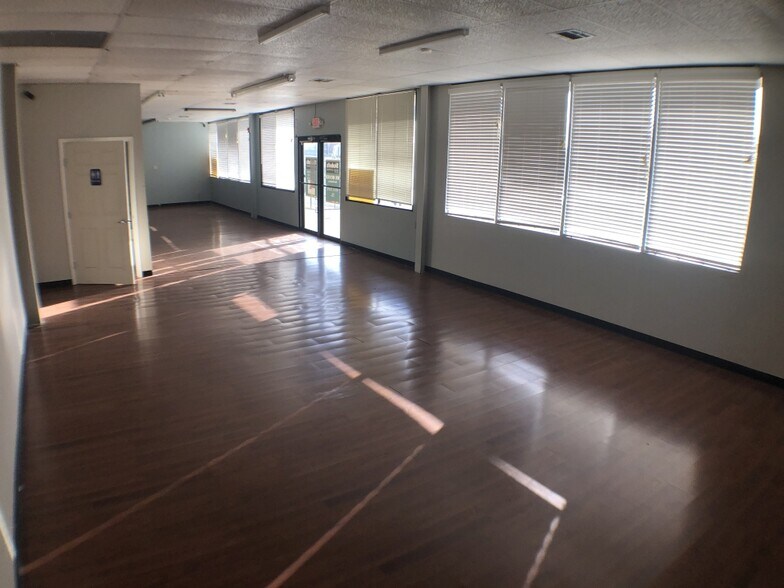 More Photos Of 3001 Clearview Pkwy, Metairie Storefront Retail Office For Lease