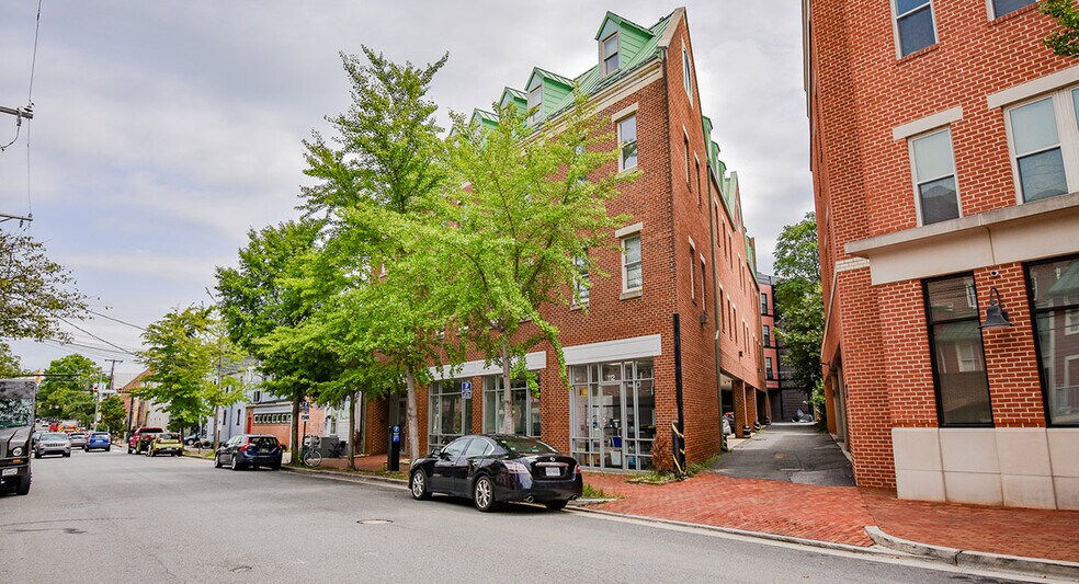 More Photos Of 112 S West St, Alexandria Office For Lease