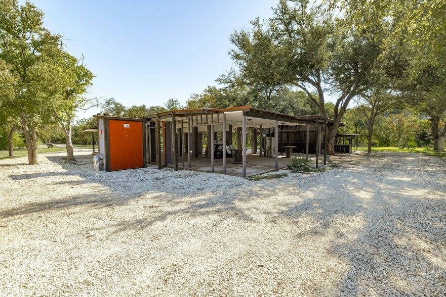 More Photos Of 1030 County Road 279, Liberty Hill Hotel For Sale