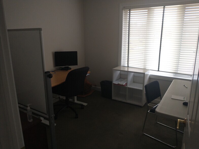 More Photos Of 131-137 Keveling Dr, Saline Medical For Sale