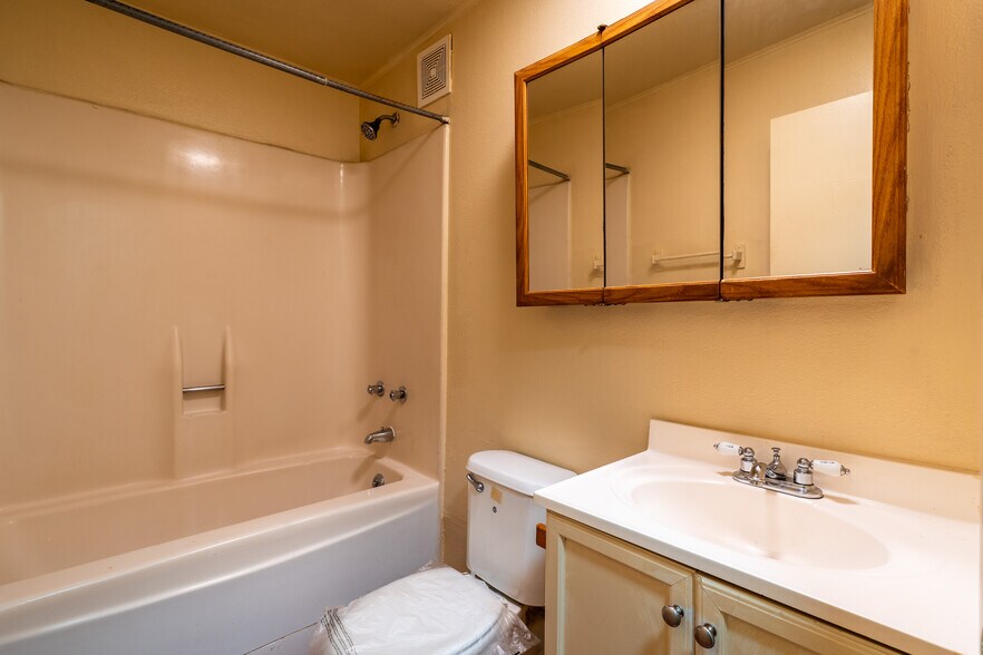 More Photos Of 1630 S 2nd St, Louisville Apartments For Sale