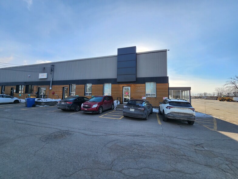 More Photos Of 645 St Du Père-Daniel, Trois-Rivières Warehouse For Lease