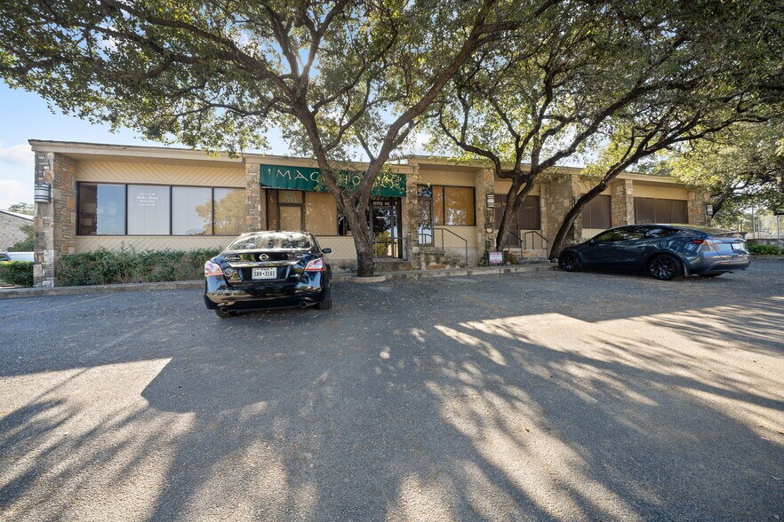 More Photos Of 10924 Vance Jackson Rd, San Antonio Medical For Lease