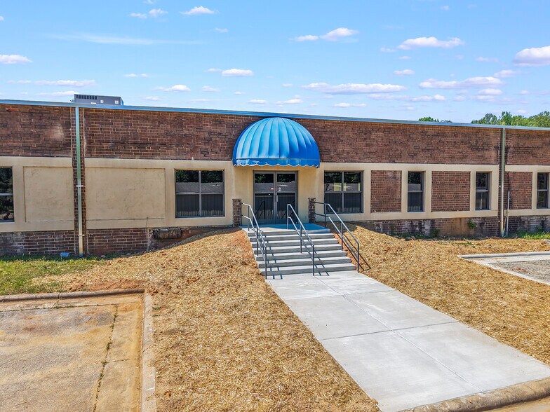 More Photos Of 1210 Hickory Chapel Rd, High Point Light Distribution For Lease