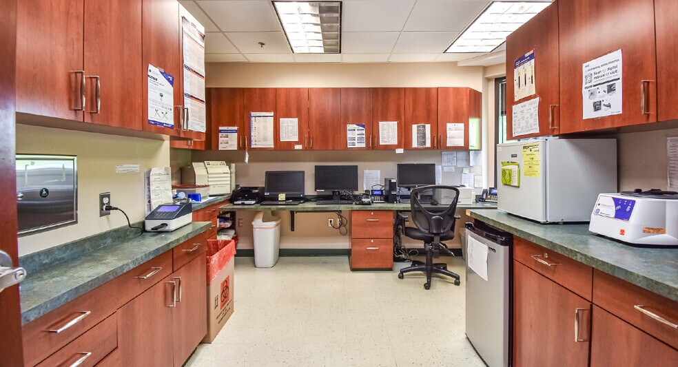 More Photos Of 1860 Town Center Dr, Reston Medical For Sale