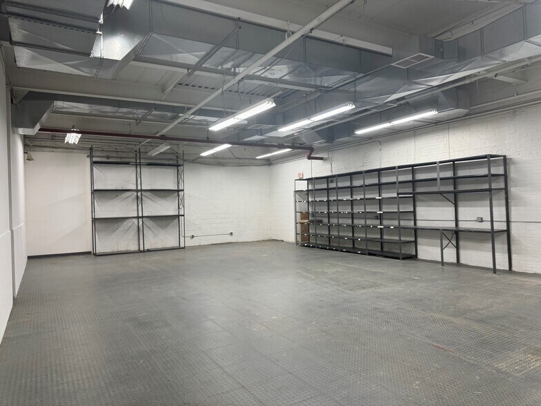 More Photos Of 89-48 129th St, Richmond Hill Warehouse For Lease