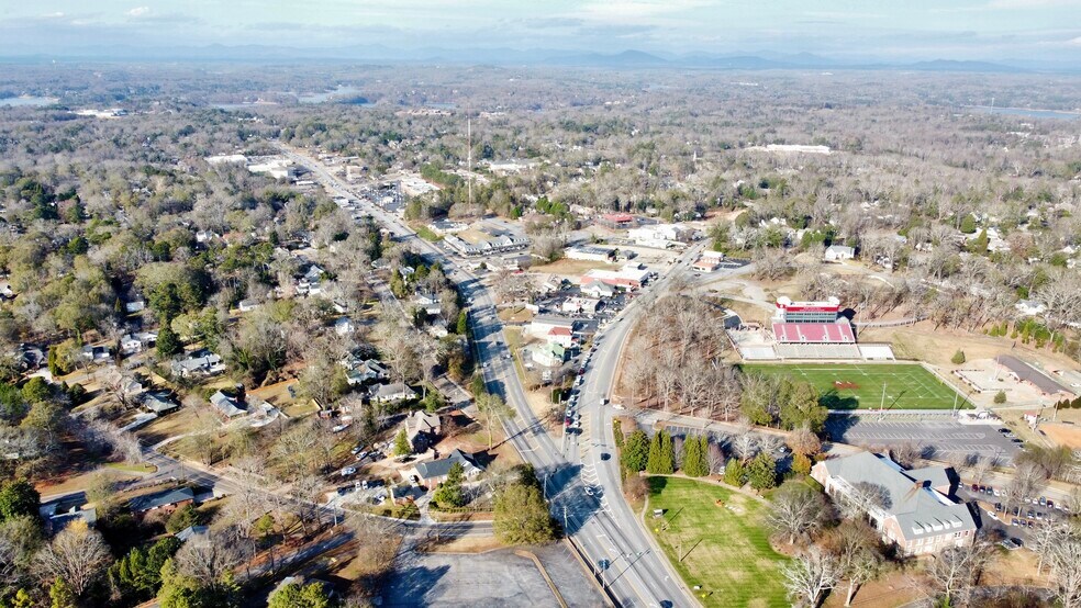 More Photos Of 1102 Thompson Bridge Rd, Gainesville Office For Lease