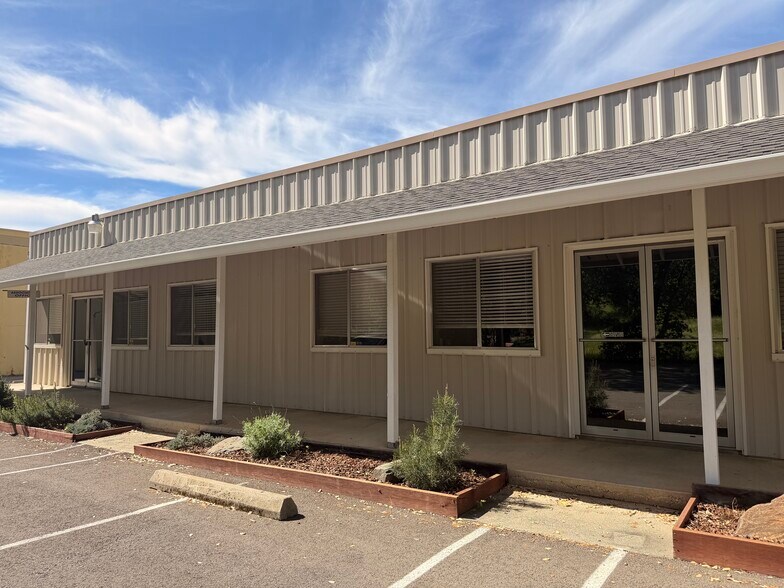 More Photos Of 321 Nevada St, Auburn Flex For Lease