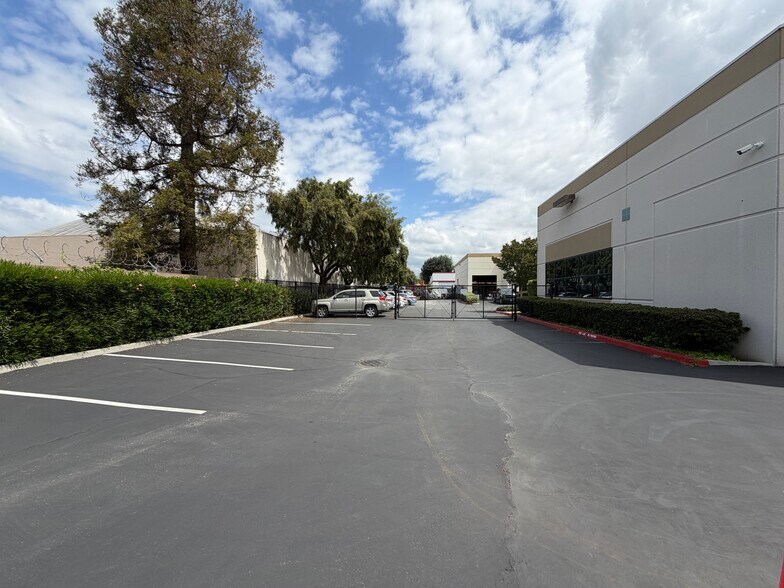 More Photos Of 925 Berryessa Rd, San Jose Manufacturing For Sale