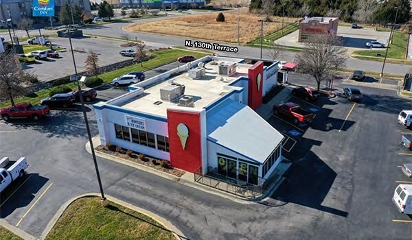 More Photos Of 24 N 130th St, Bonner Springs Restaurant For Lease