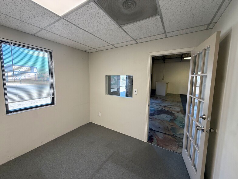 More Photos Of 90 Knox Ct, Denver Freestanding For Sale