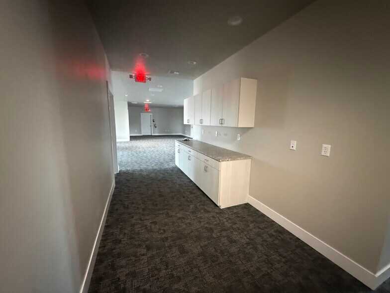 More Photos Of 1921 E Overland Rd, Meridian Office For Lease