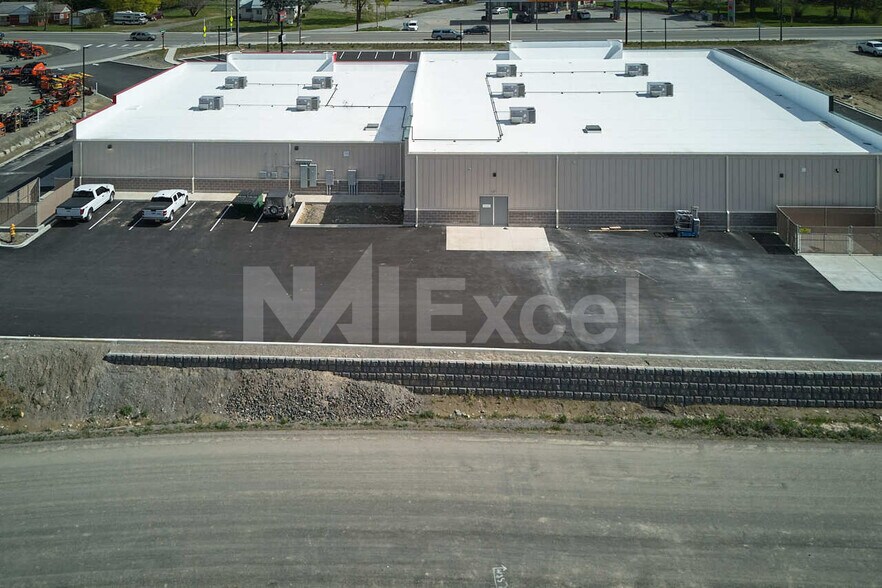 More Photos Of 6600-6610 Main St st, Bonners Ferry Freestanding For Sale