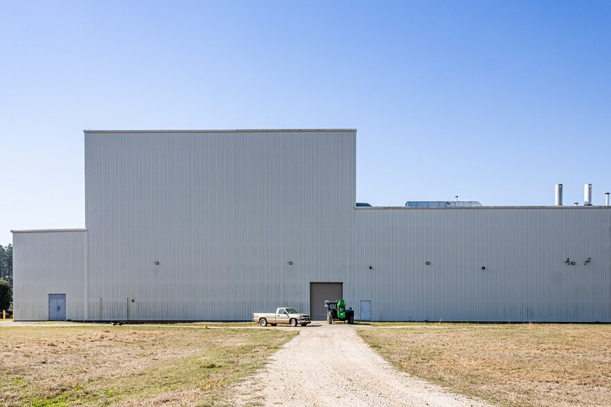 More Photos Of 411 Pegasus Pky, Lagrange Manufacturing For Lease