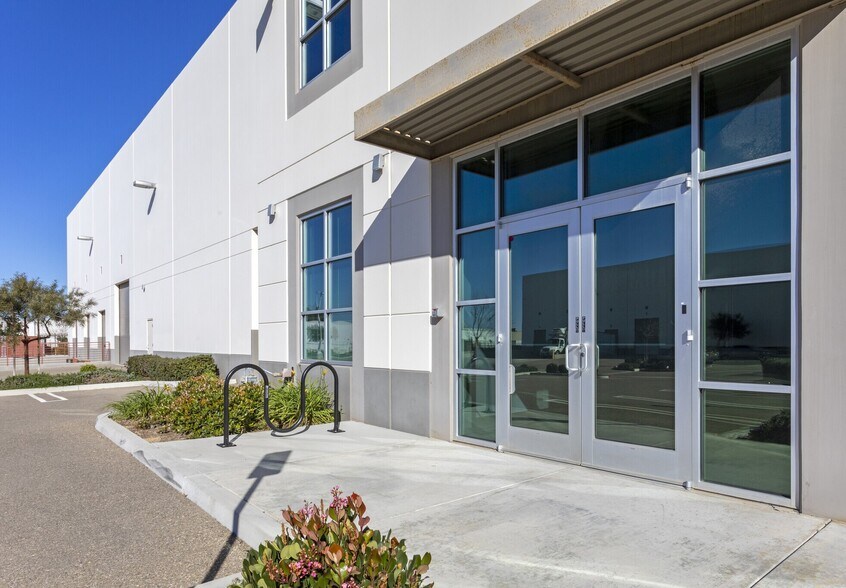 More Photos Of 1401 W Fairway Dr, Santa Maria Warehouse For Sale