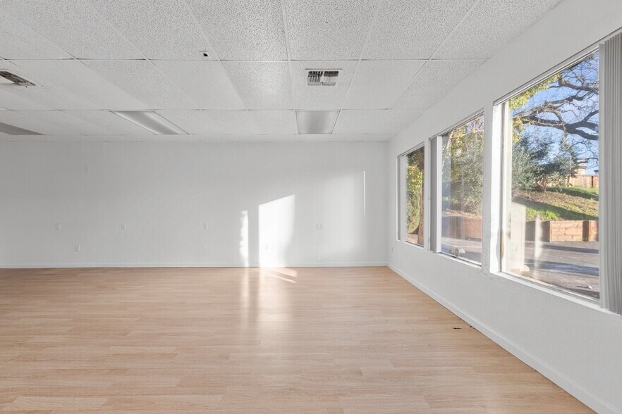 More Photos Of 4800 Manzanita Ave, Carmichael Office Residential For Lease