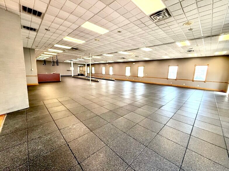 More Photos Of 3548 Western Ave, Connersville Mixed Retail For Sale