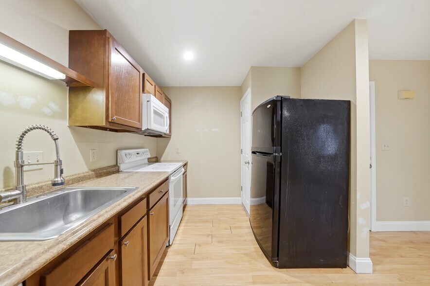 More Photos Of 55 Washington St, Lockport Apartments For Sale