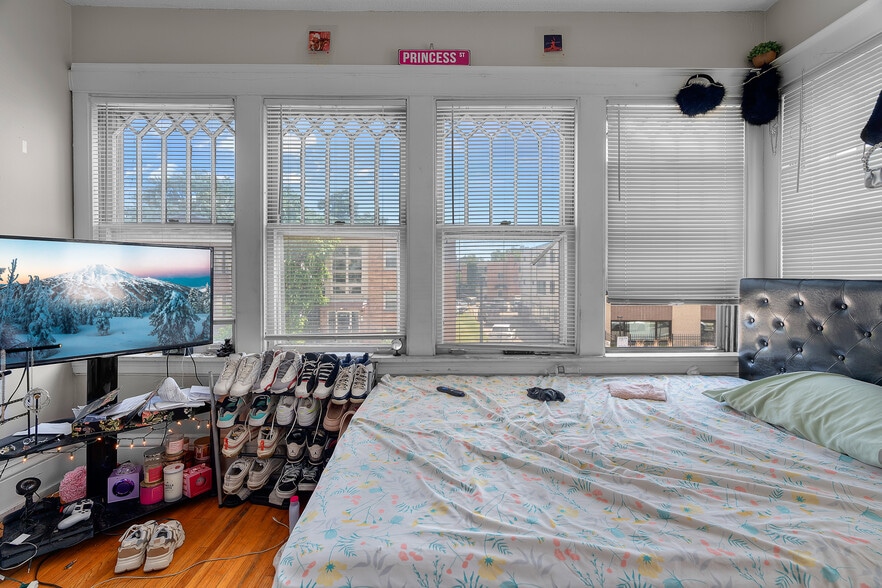 More Photos Of 3012 Bryant Ave S, Minneapolis Multifamily For Sale
