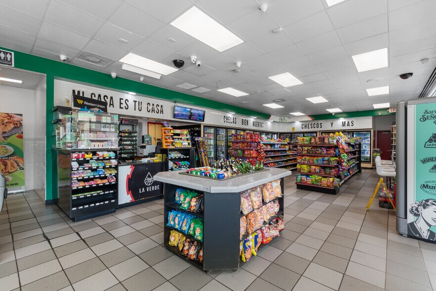 More Photos Of 2002 State Highway 66, Garland Service Station For Sale