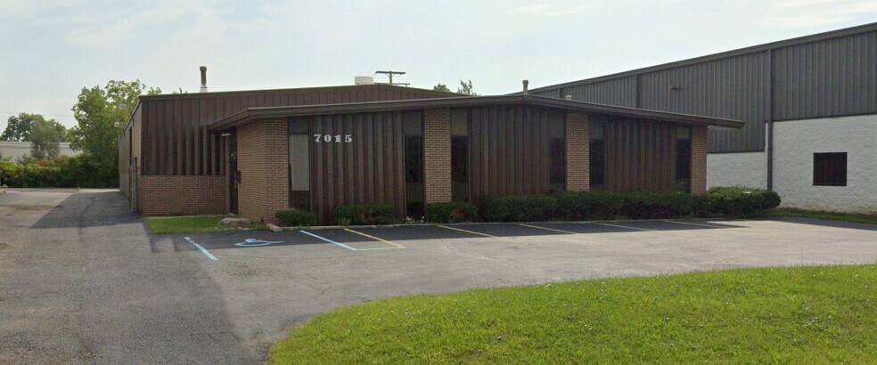 Primary Photo Of 7015 Metroplex Dr, Romulus Manufacturing For Sale