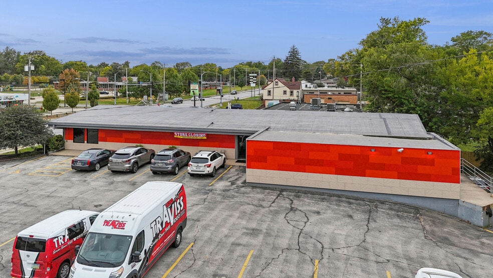 More Photos Of 4931 Douglas Ave, Des Moines General Retail For Sale